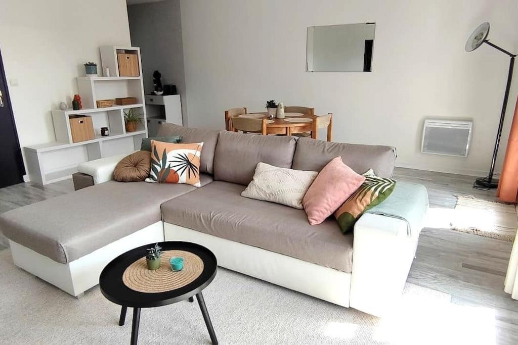 Appartement Avec Garage Proche Du Centre-Ville Troyes Exteriör bild